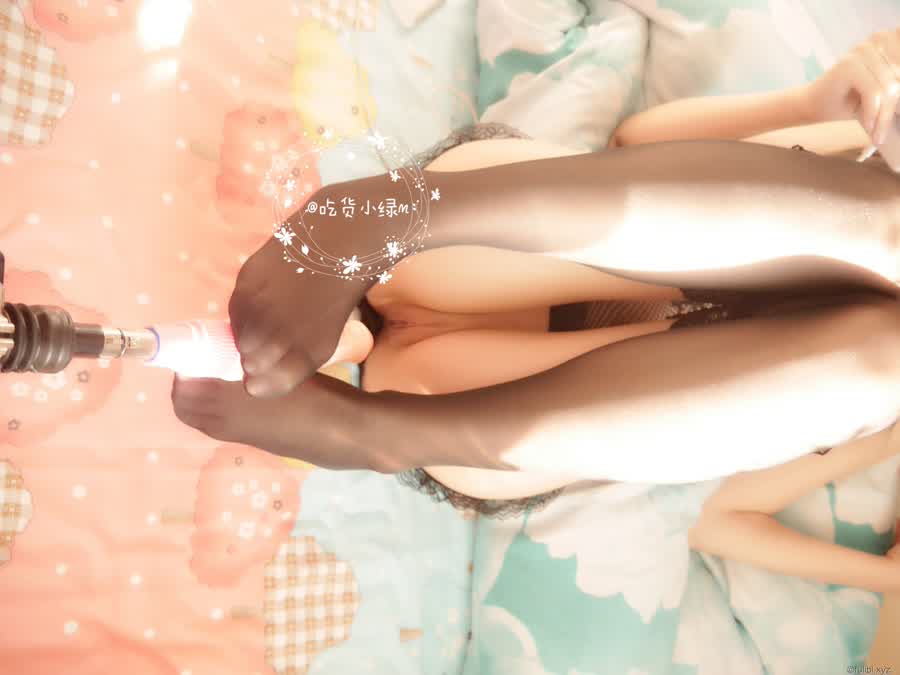 黑丝炮击-Loli社