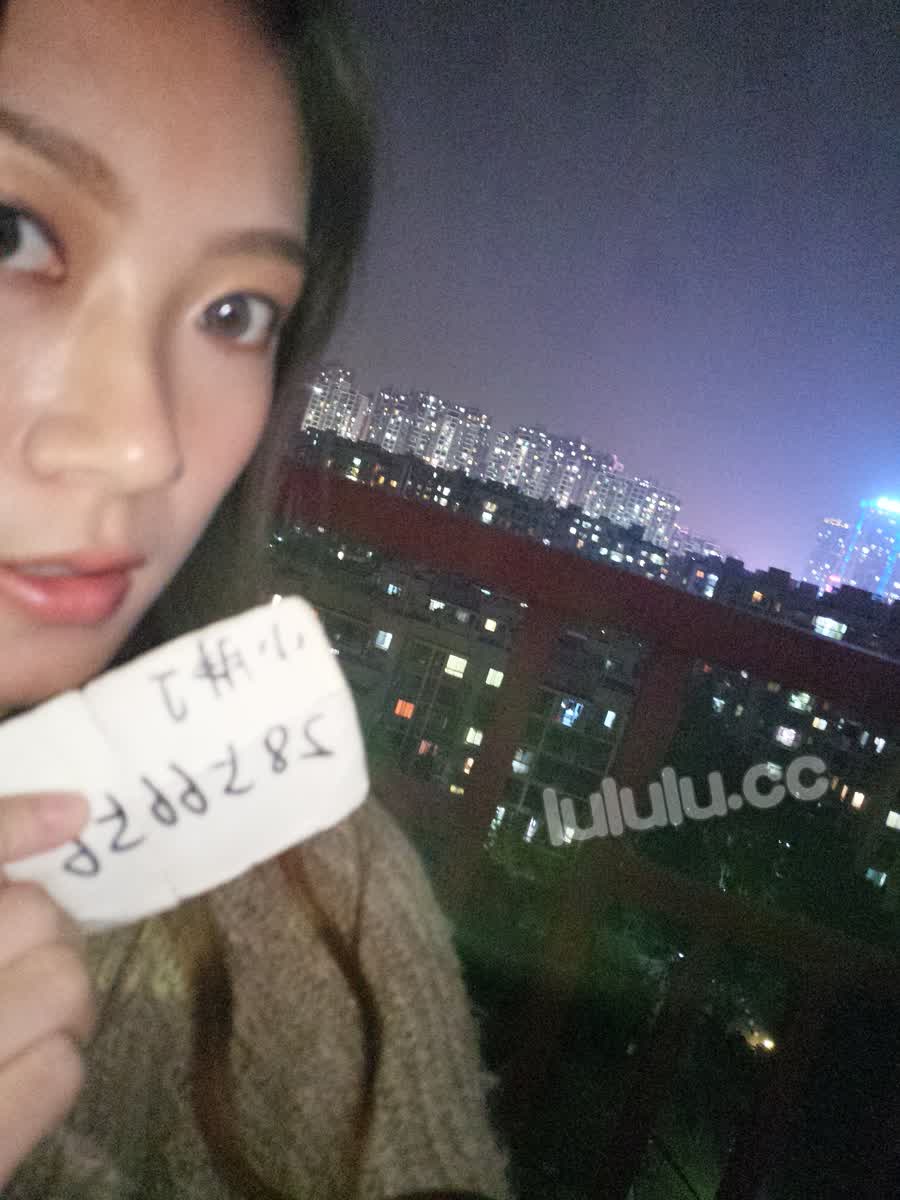 夜晚开档黑丝出露-Loli社