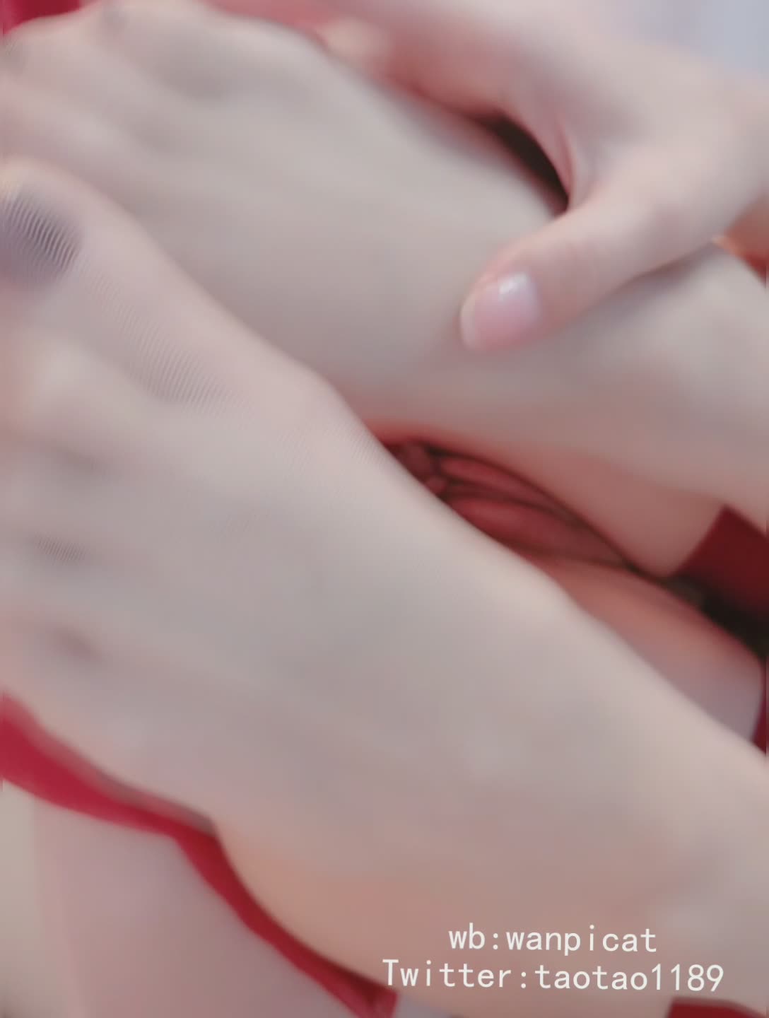 红色的诱惑-Loli社