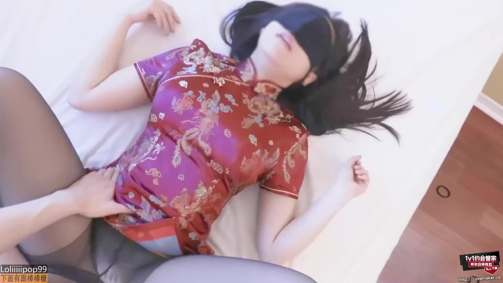 黑丝旗袍美女出轨极致高潮淫水直流【字幕】-Loli社